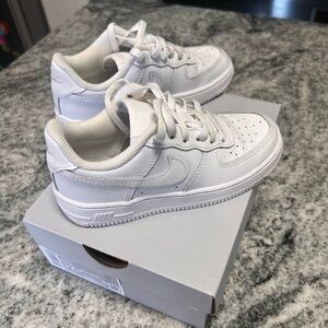 Kids Nike Force1 White Sneakers